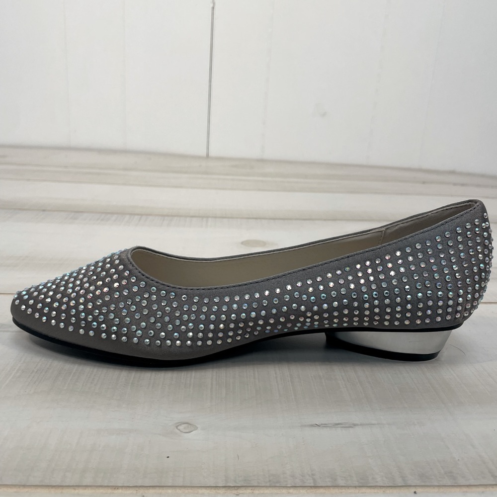 NEW Mark Silver Stud Slip On Shoes, Sz 8 - Picture 2 of 9